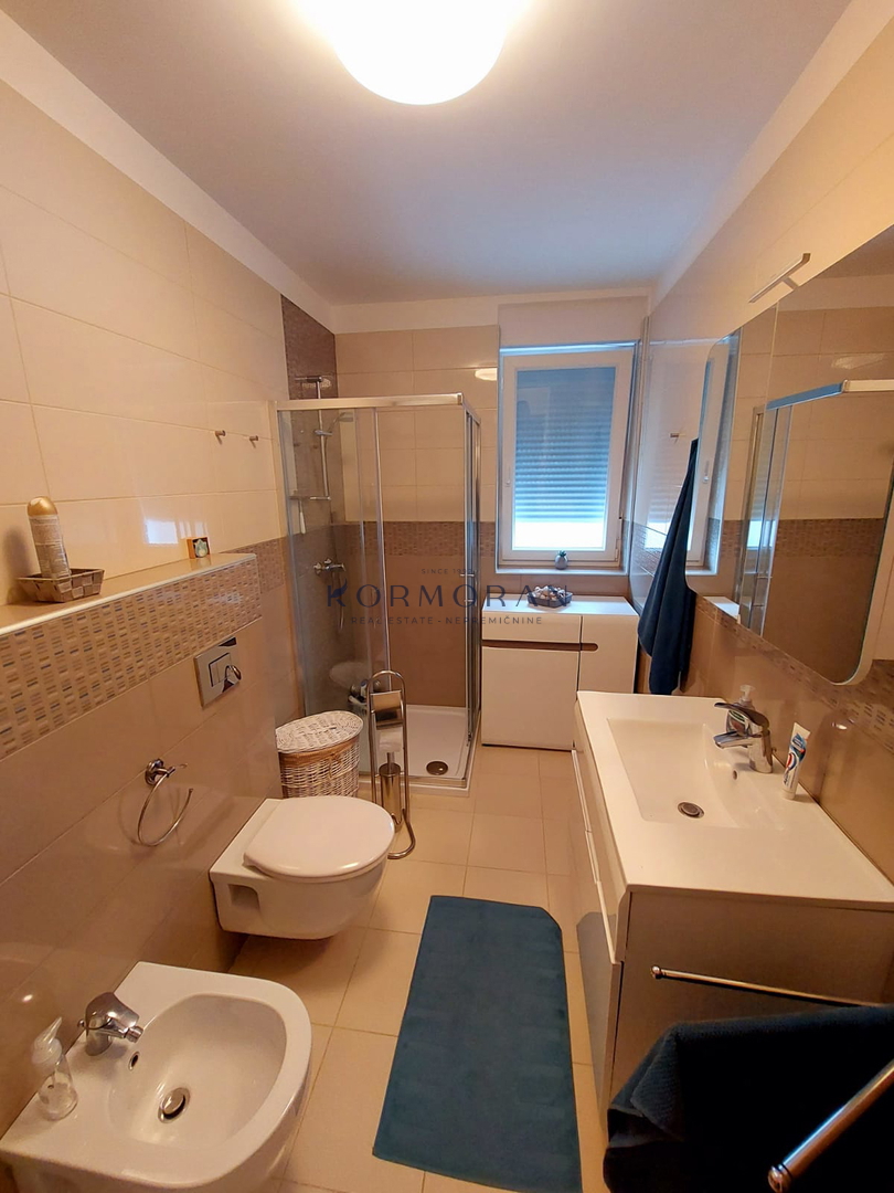 Apartma s pogledom na morje v Novigradu